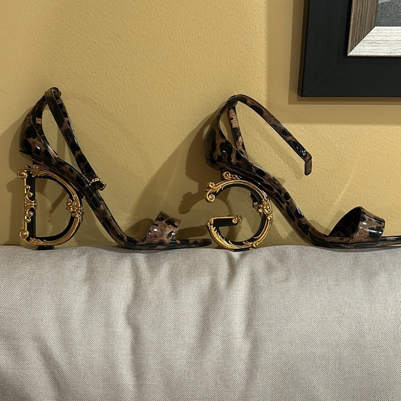 Printed polished calfskin Baroque DG sandals in Animal Print - Picture 3 of 7